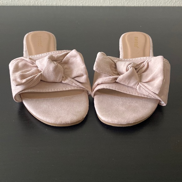 Bamboo Nude Bow Sandals Suede - Picture 1 of 5